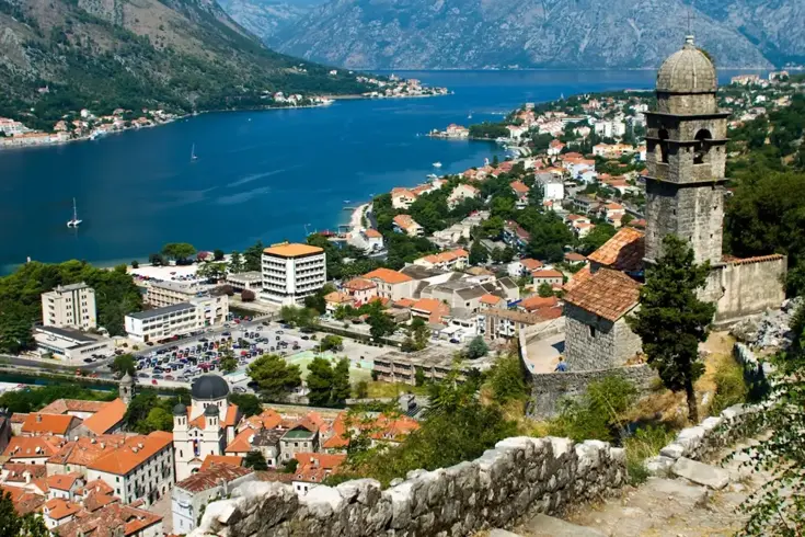 Karadağ, Türkiye'den vizesiz seyahati geçici olarak askıya alıyor