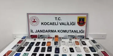 Dilovası'nda 50 Kaçak Cep Telefonu Ele Geçirildi