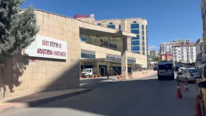 Siirt'te Minibüs ve Ticari Araç Çarpıştı: 12 Yaralı