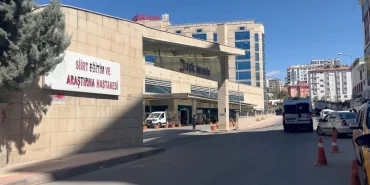 Siirt'te Minibüs ve Ticari Araç Çarpıştı: 12 Yaralı