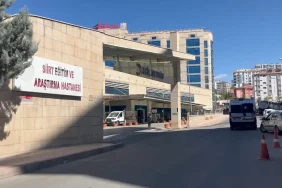Siirt'te Minibüs ve Ticari Araç Çarpıştı: 12 Yaralı