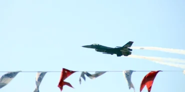 SOLOTÜRK Kayseri semalarında gösteri uçuşu yaptı