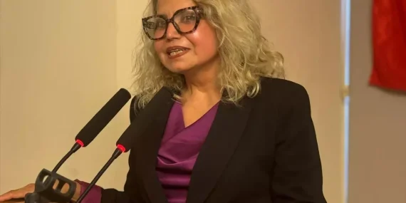 Latife Oruç'tan Yeni Eser: Sırlı Hamleler