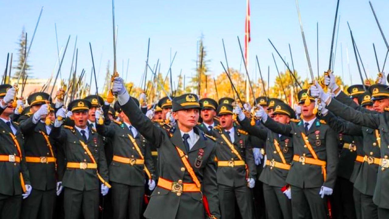 Bakan Güler, ihraç edilen teğmenlerle ilgili bir gerçeği kamuoyuyla paylaştı