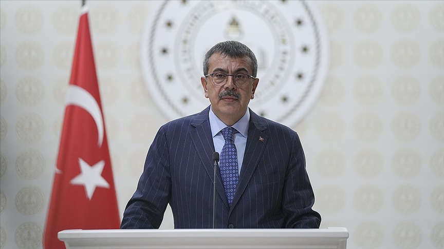 Bakan Tekin eğitimde yaş olayını tartışmaya açtı: Bizde neden olmasın?