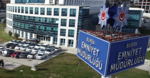 Bursa emniyeti yoğun çalışmalarını aralıksız sürdürüyor!yılbaşı öncesi asayiş uygulaması: 5 kişi yakalandı, 14 araç sürücüsüne ceza kesildi