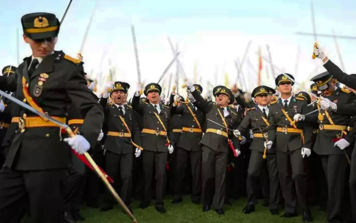 TSK'dan ihraç edilen komutan için yeni karar