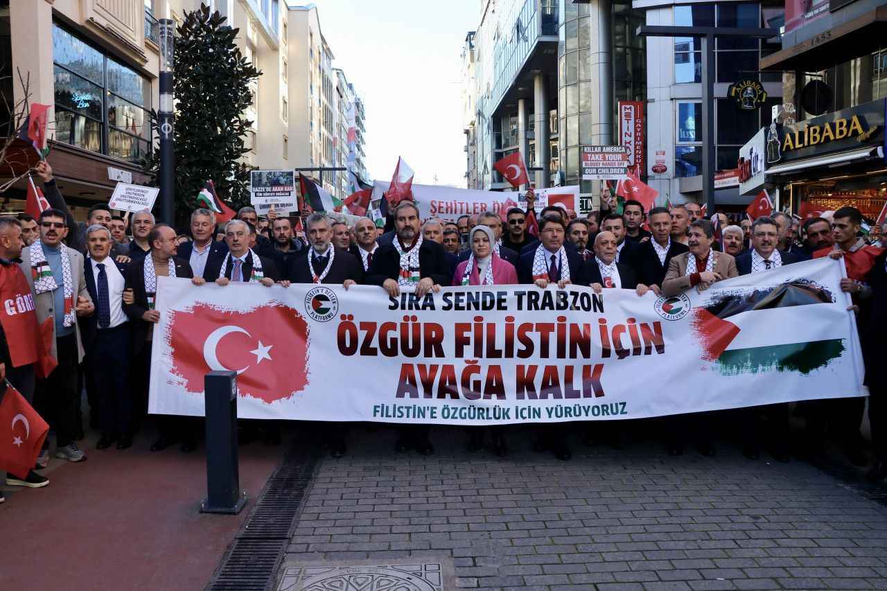 Adalet Bakanı Yılmaz Tunç ,Filistin için meydanlarda