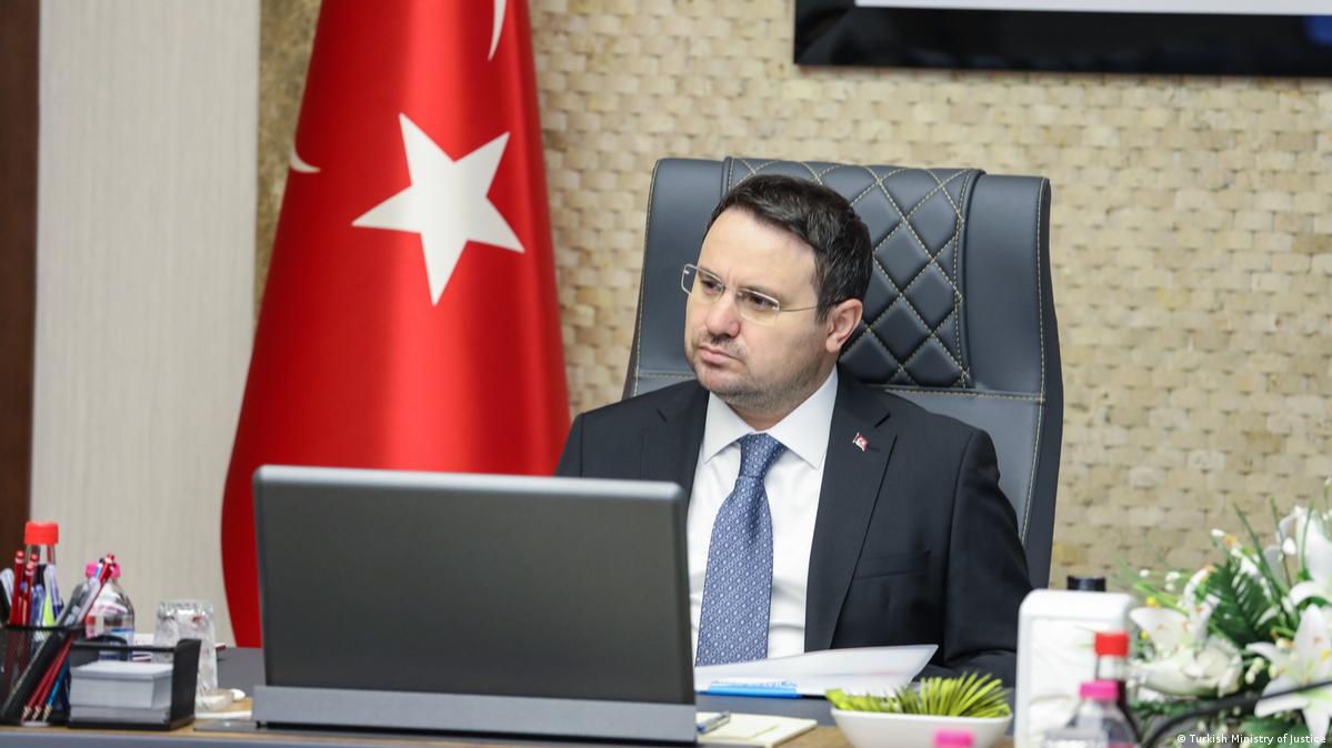 Bakan Gürlek'in iki kırmızı çizgisi !bahis ve uyuşturucu çeteleri