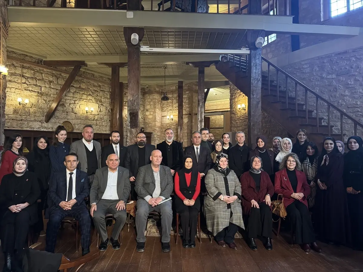 Duayenler 28 Şubat darbesinin medya ve sanata etkilerini derinlemesine tartıştılar