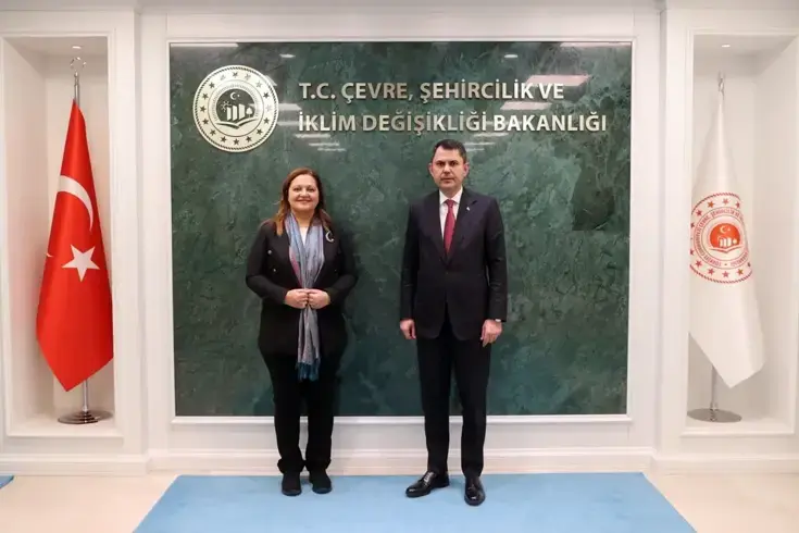 Kurumun kapısı her görüşe açık!Bakan CHP'li Burcu Köksal'ı ağırladı